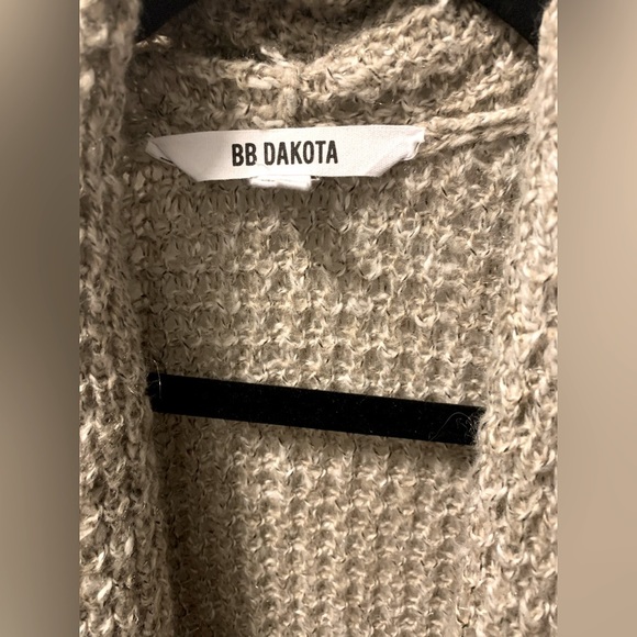 5/$25 Item BB Dakota Cozy Cardigan - Picture 3 of 5
